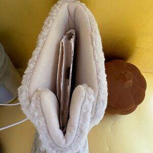 Cozy Cream Fleece-Lined Boots